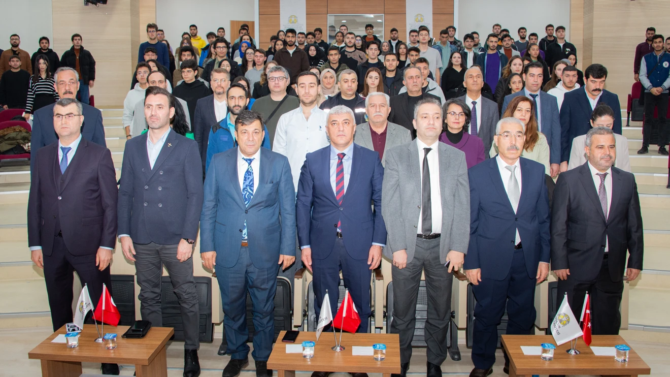 Selçuk Üniversitesinde ‘Tüm Yönleriyle Havalimanı İşletmeciliği’ anlatıldı